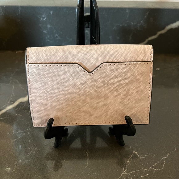 Michael Kors snap larger card holder - Picture 2 of 8